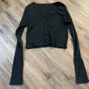 Brandy Melville cropped button down top